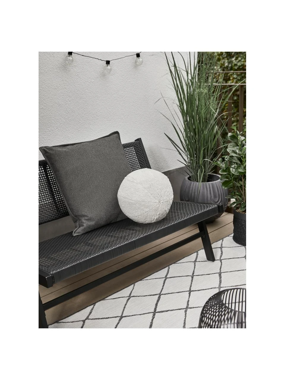 Westwing Collection Banc de jardin noir Palina, larg. 121 x haut. 75 cm 5 Westwing Collection Banc de jardin noir Palina, larg. 121 x haut. 75 cm – Image 3