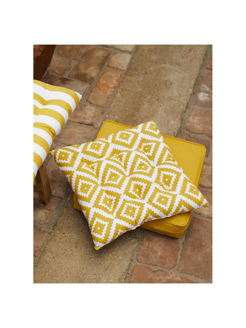 Westwing Collection Coussin de chaise jaune Miami, larg. 40 x long. 40 cm 4 Westwing Collection Coussin de chaise jaune Miami, larg. 40 x long. 40 cm – Image 2