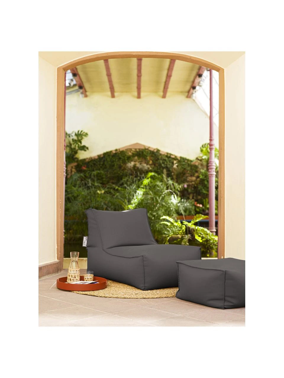 Magma Coussin de sol gris pour extérieur Korfu, larg. 65 x haut. 35 cm 4 Magma Coussin de sol gris pour extérieur Korfu, larg. 65 x haut. 35 cm – Image 2