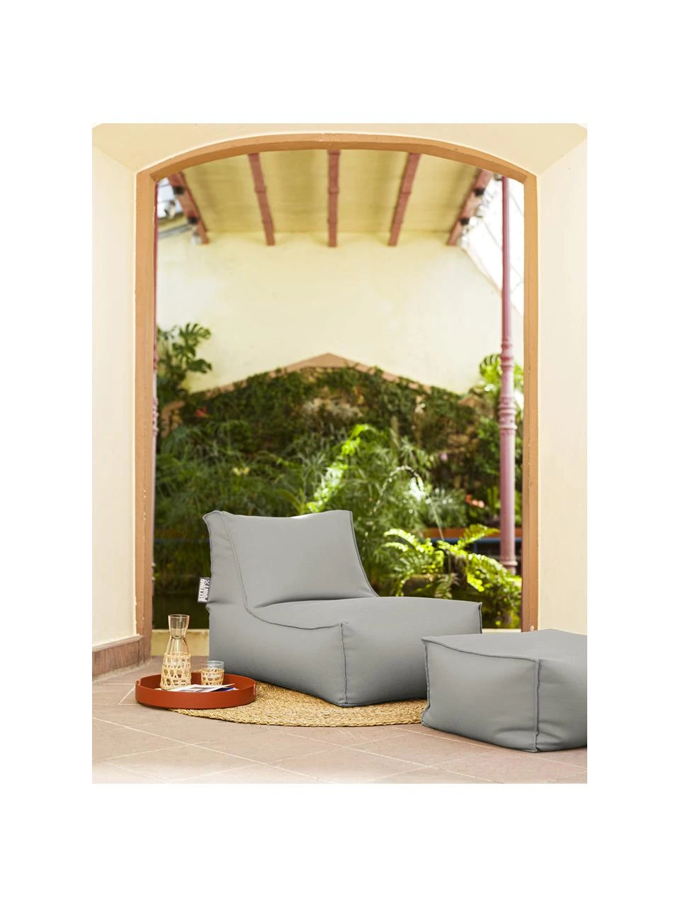 Magma Coussin de sol gris pour extérieur Korfu, larg. 65 x haut. 35 cm 4 Magma Coussin de sol gris pour extérieur Korfu, larg. 65 x haut. 35 cm – Image 2