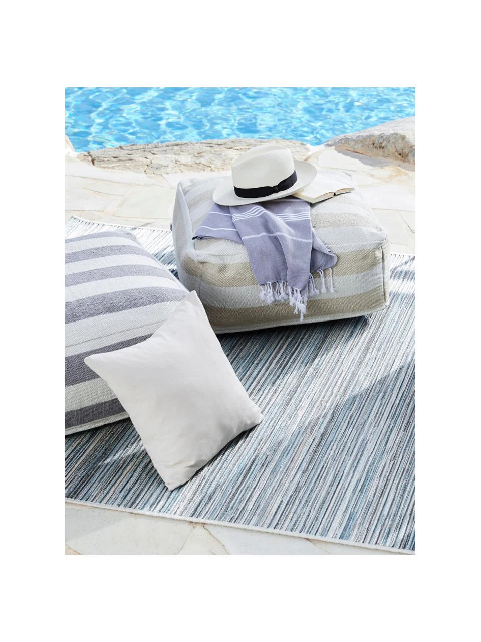 Kalaidu Coussin de sol intérieur-extérieur tissé main Lani, larg. 63 x haut. 30 cm 4 Kalaidu Coussin de sol intérieur-extérieur tissé main Lani, larg. 63 x haut. 30 cm – Image 2