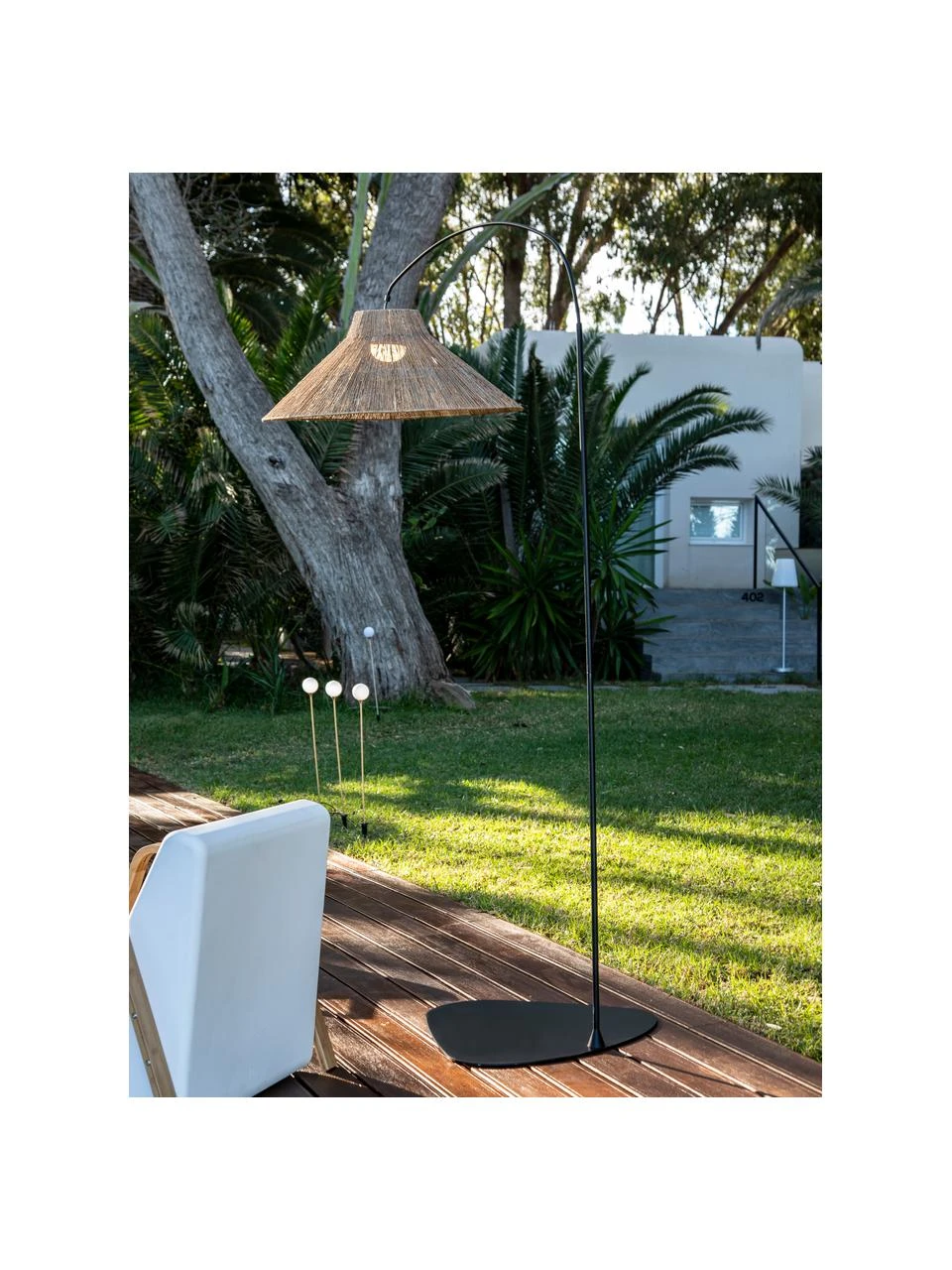 Lampe de jardin LED intensité variable faite main Niza, Ø 80 x haut. 230 cm 7 Lampe de jardin LED intensité variable faite main Niza, Ø 80 x haut. 230 cm – Image 5