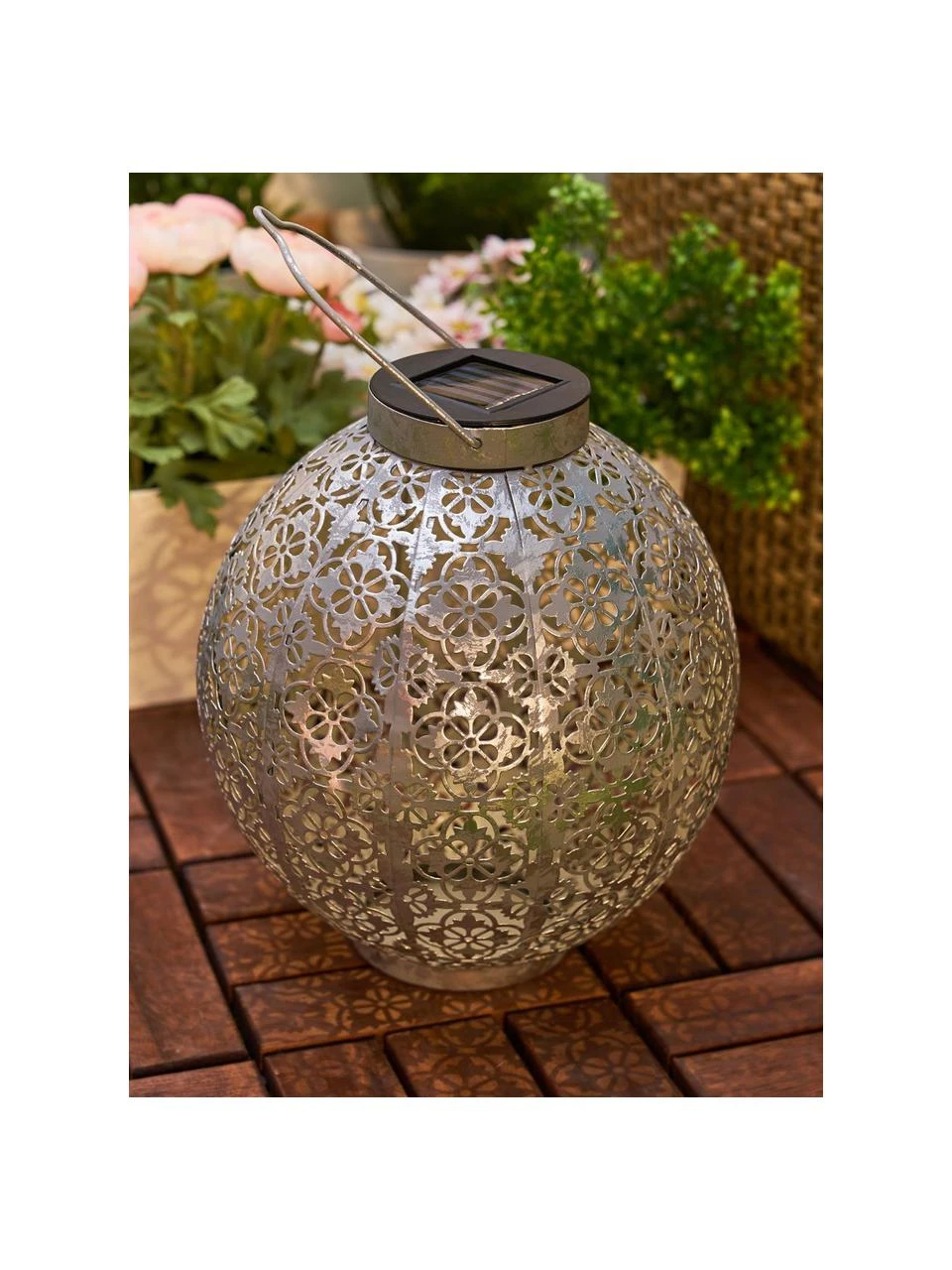 Lanterne d'extérieur solaire orientale à suspendre ou à poser Aura, Ø 21 x haut. 25 cm 4 Lanterne d'extérieur solaire orientale à suspendre ou à poser Aura, Ø 21 x haut. 25 cm – Image 2