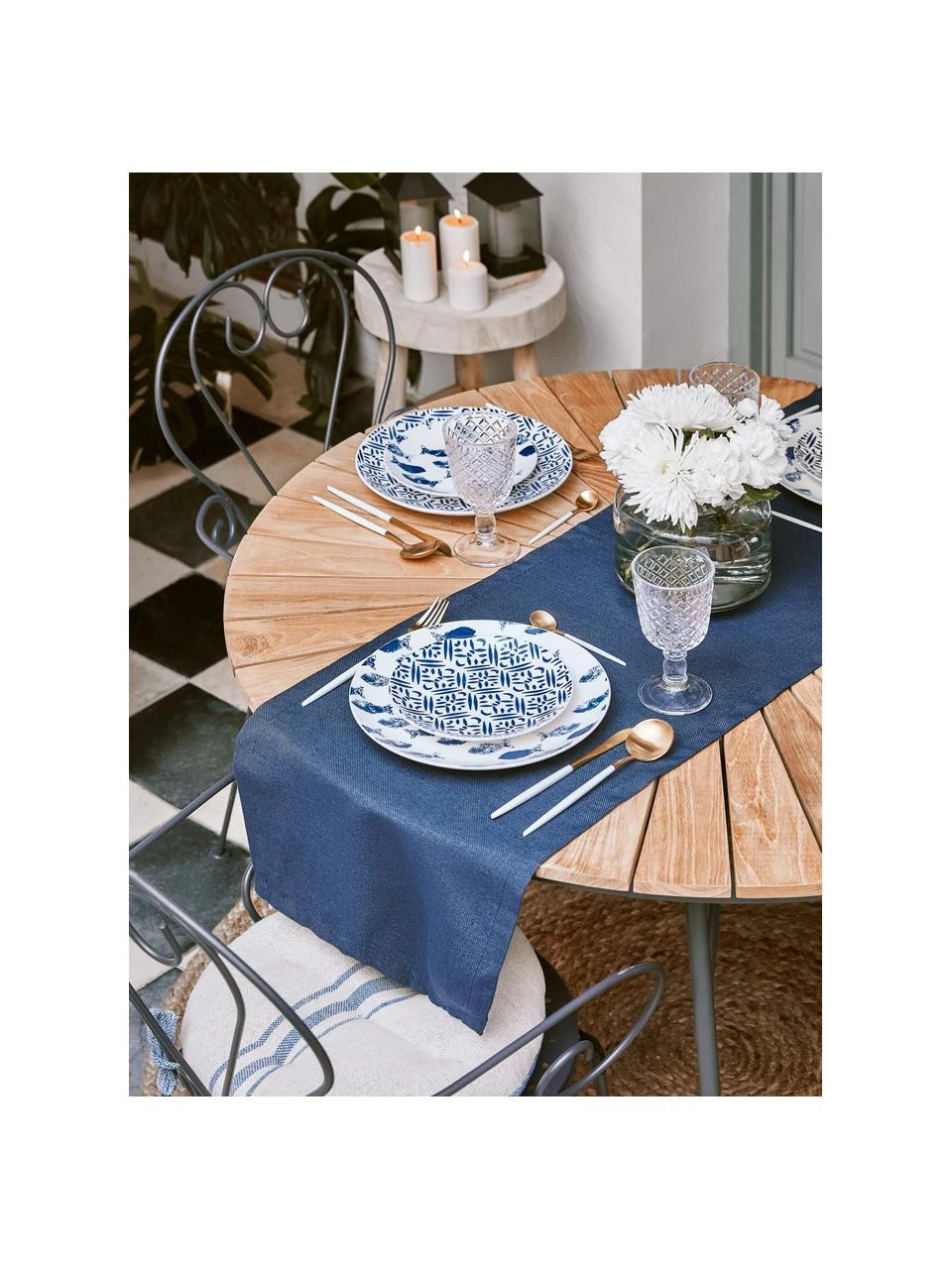 Table de jardin ronde en teck Hard & Ellen, tailles variées, Ø 110 x haut. 73 cmDisponibilité limitée 5 Table de jardin ronde en teck Hard & Ellen, tailles variées, Ø 110 x haut. 73 cmDisponibilité limitée – Image 3