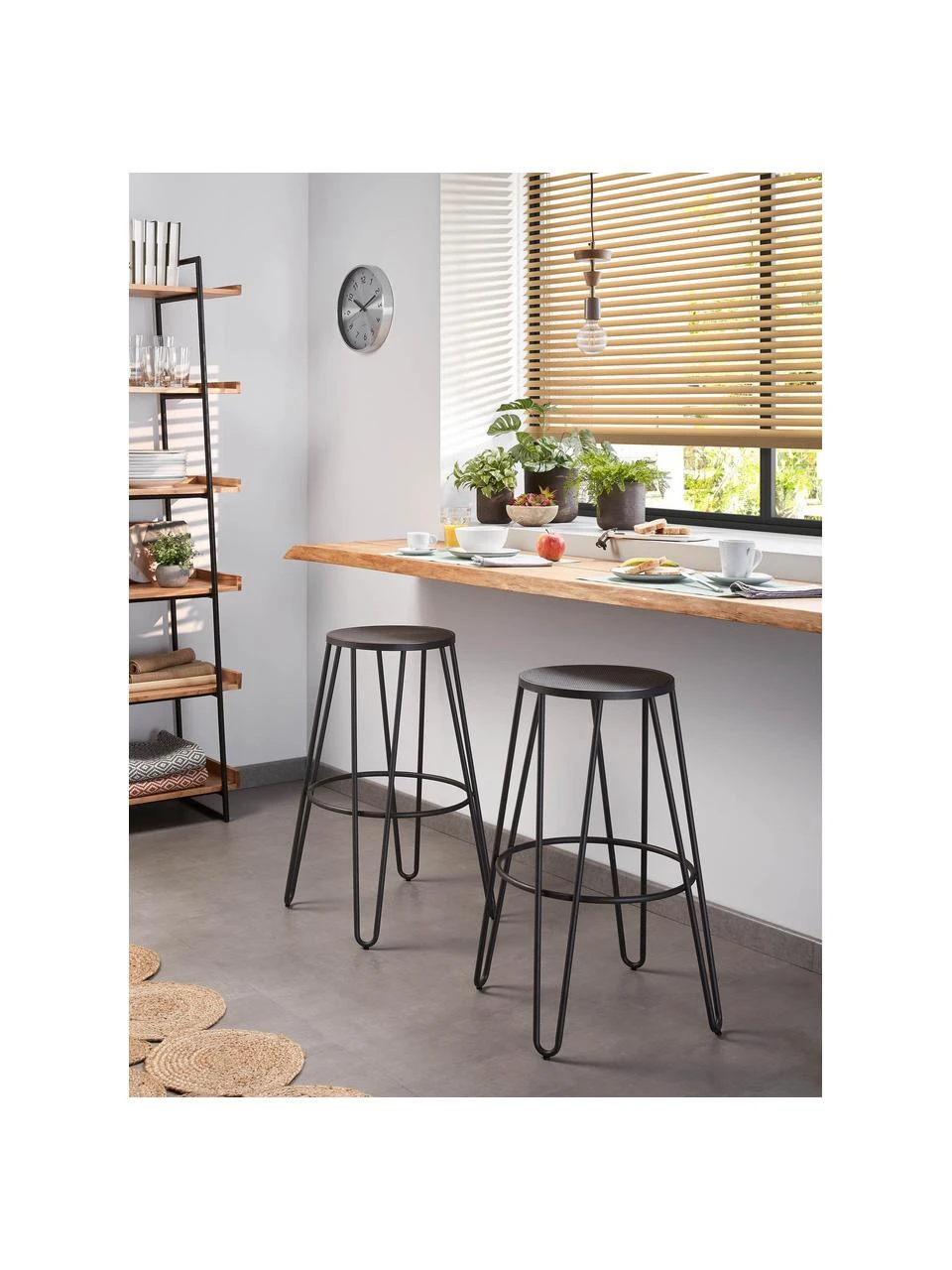 Tabouret de bar en métal Madona, larg. 45 x haut. 76 cm 3 Tabouret de bar en métal Madona, larg. 45 x haut. 76 cm – Image 2