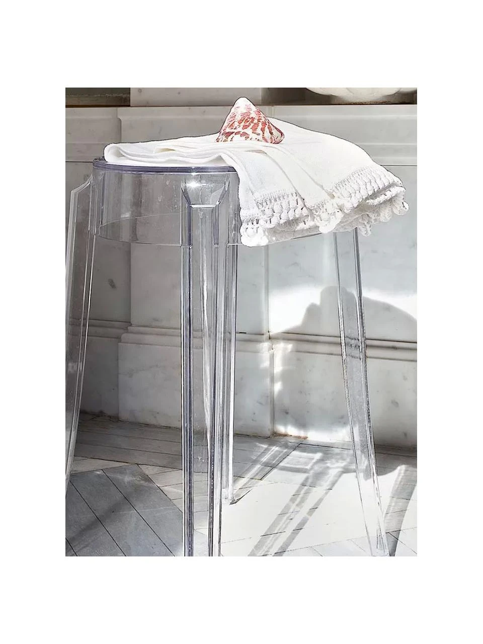 Kartell Tabouret plexi Charles Ghost, Ø 39 x haut. 46 cm 4 Kartell Tabouret plexi Charles Ghost, Ø 39 x haut. 46 cm – Image 2